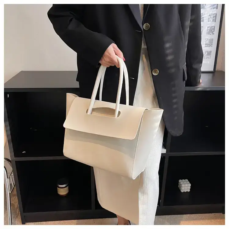 Black French Style Wings Bag for Women 2023 — feature 15