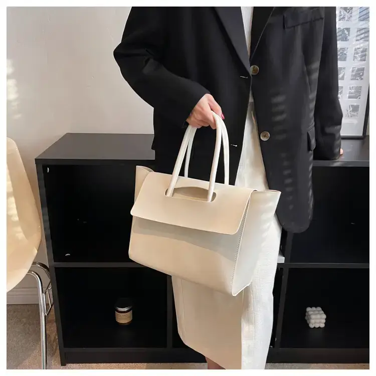 Black French Style Wings Bag for Women 2023 — feature 17