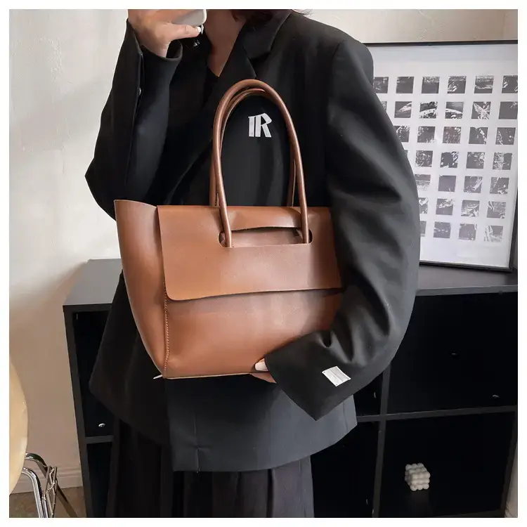 Black French Style Wings Bag for Women 2023 — feature 19