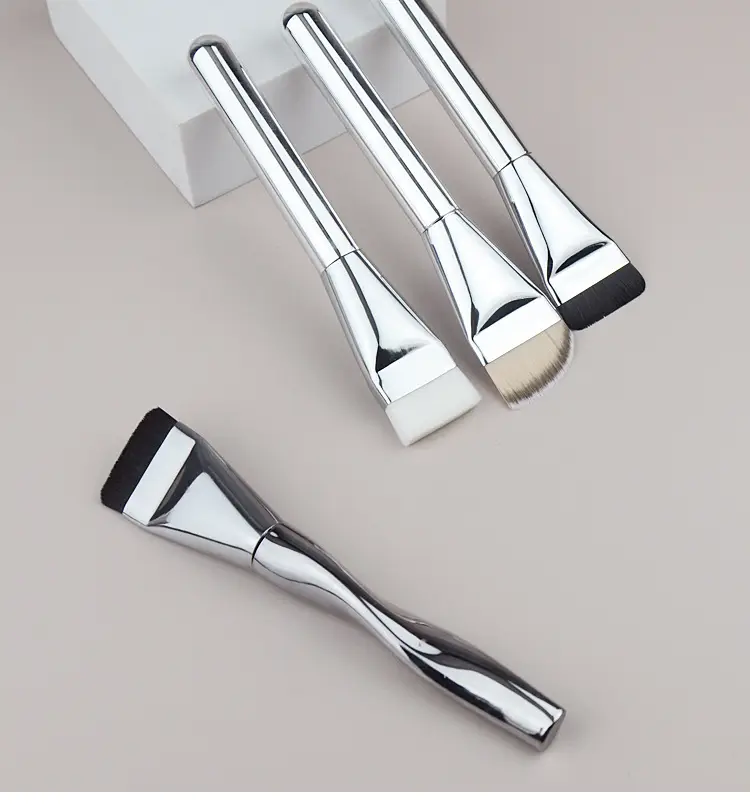 In Stock New Wake Ultra-Thin One-Line Foundation Brush Flat Head Light Concealer — feature 31