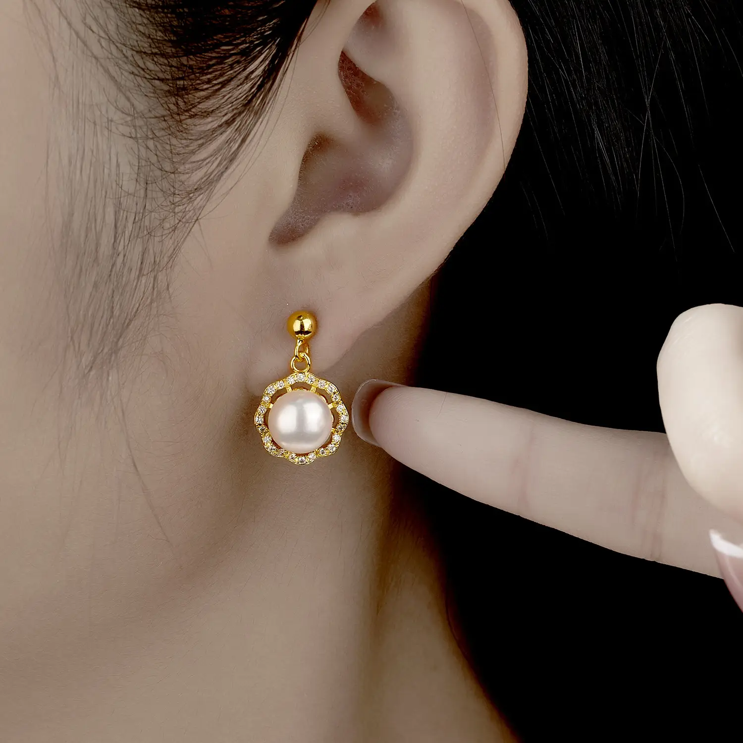 French Retro Pearl Earrings Gold Plated Hollow Flower Design