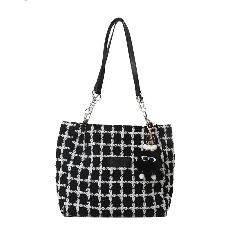 Black Plaid Tote Bag with Chain Accessory - Image 9