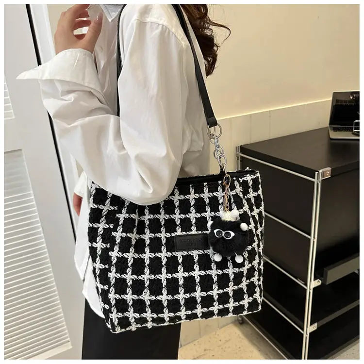 Black Plaid Tote Bag with Chain Accessory — feature 13