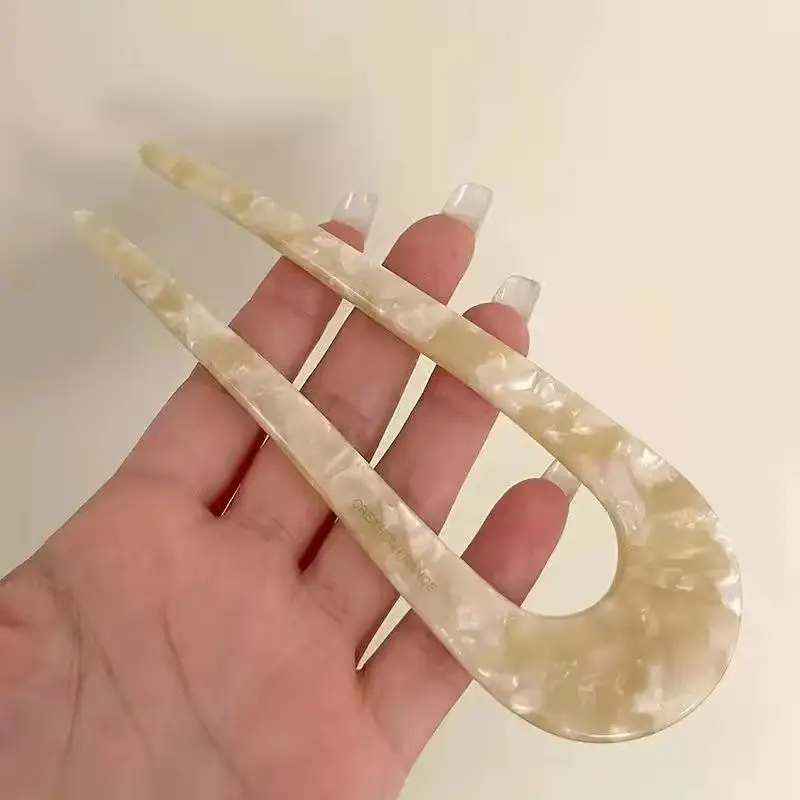 Acetate Hairpin with Chain & Chopsticks Design — feature 5