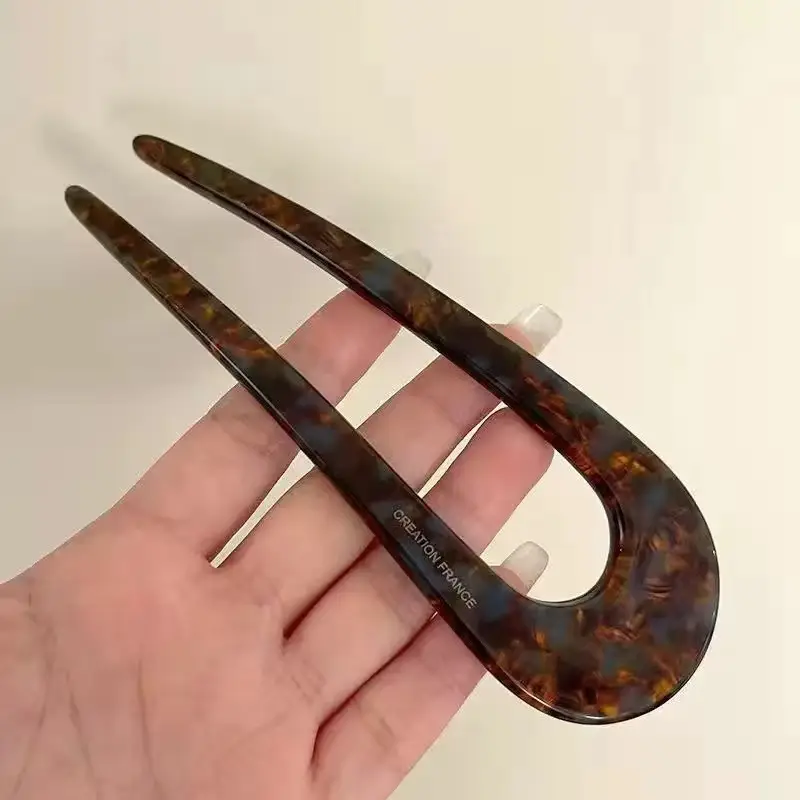 Acetate Hairpin with Chain & Chopsticks Design — feature 7