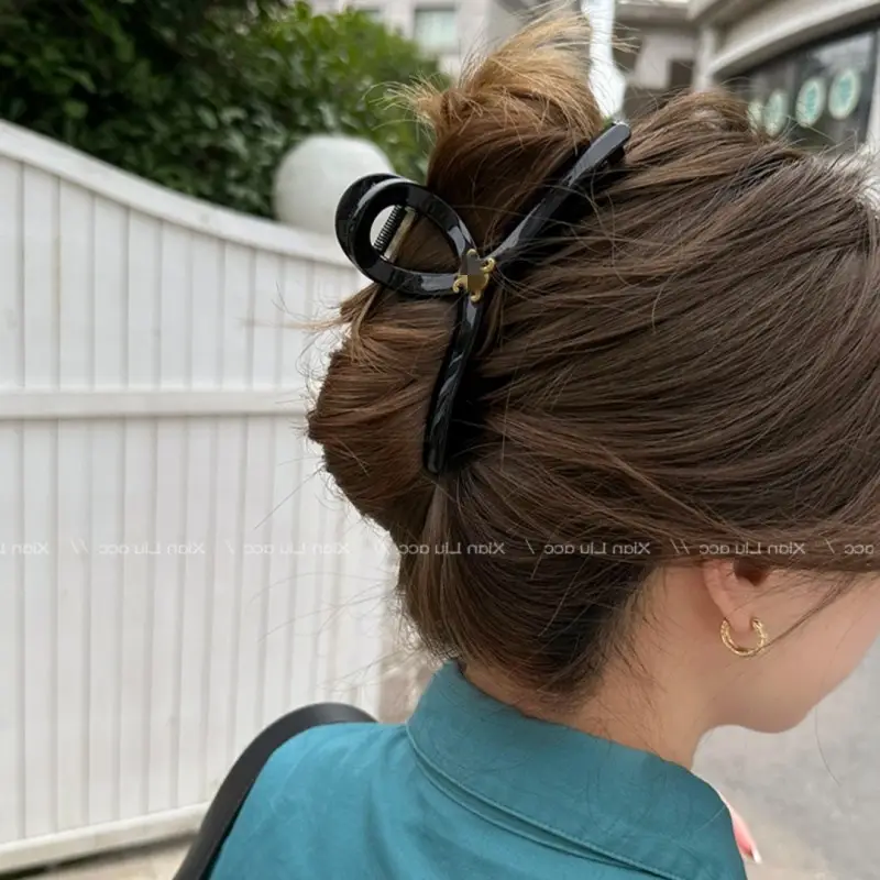Women's 2023 New Shark Clip Hair Clips Multi-Color - Image 8
