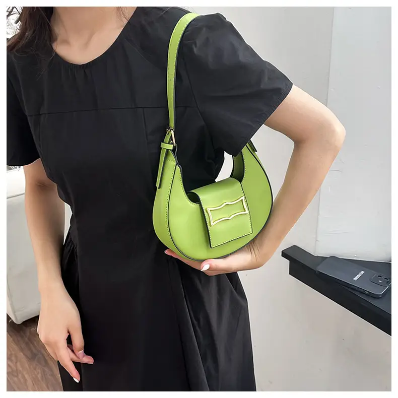 Crescent Shoulder Bag Women's Light Luxury Messenger — feature 13