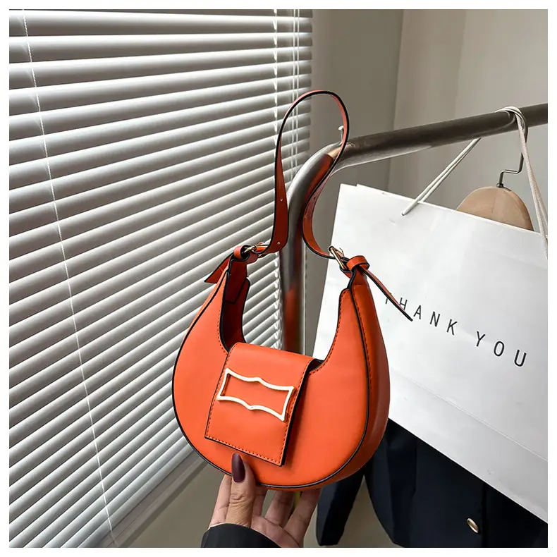 Crescent Shoulder Bag Women's Light Luxury Messenger — feature 36