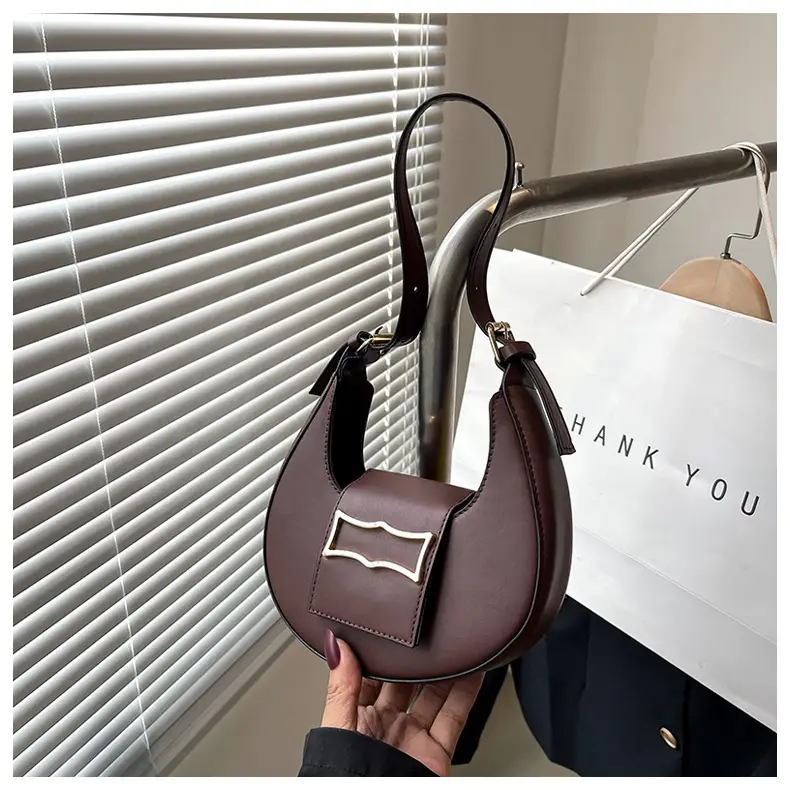 Crescent Shoulder Bag Women's Light Luxury Messenger — feature 39