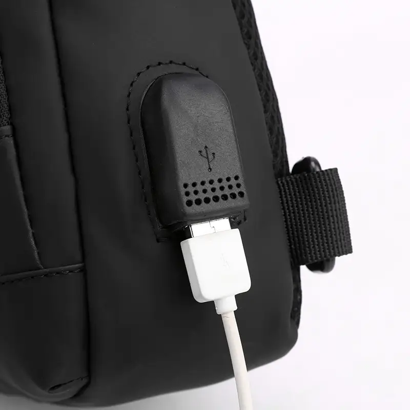 New Men's Korean Fashion Shoulder Bag with Luxury Accessories - Image 5