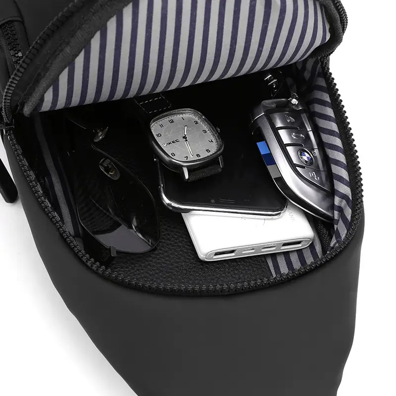 New Men's Korean Fashion Shoulder Bag with Luxury Accessories - Image 6