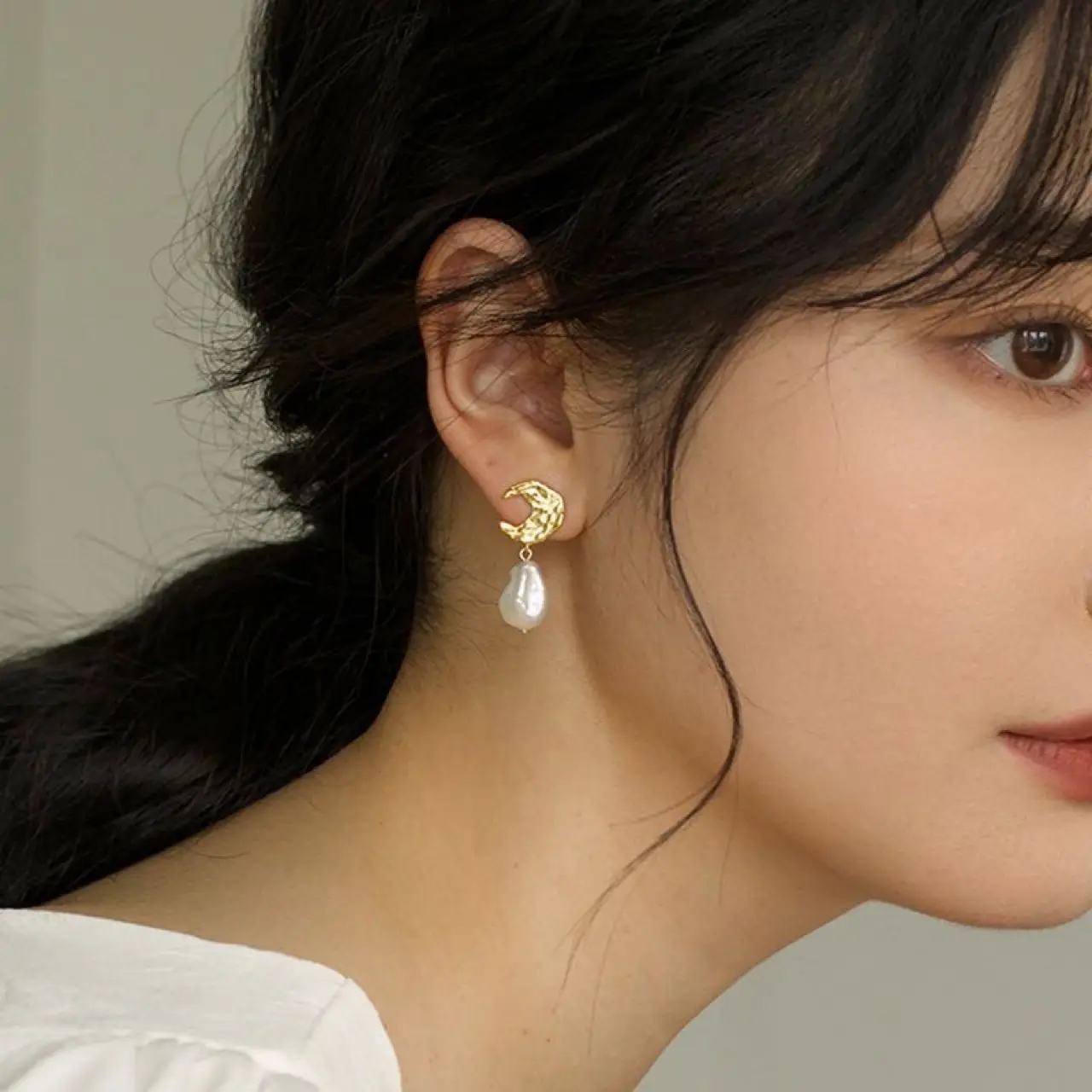Gold Pearl Earrings for Women Fashion New Trendy
