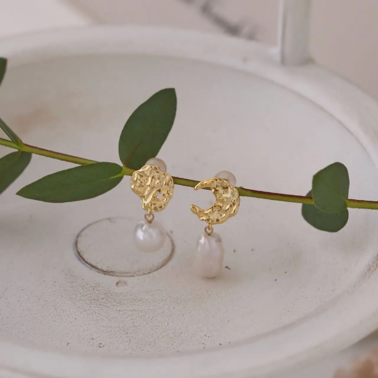 Gold Pearl Earrings for Women Fashion New Trendy