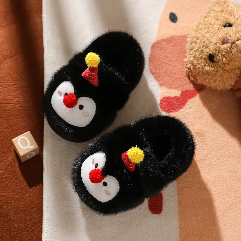 Children's Cotton Slippers, New Autumn and Winter Models, Home Use, Penguin Cartoon Design, for Boys and Girls, Small, Medium, and Large Children, New Warm Slippers with Heel Coverage