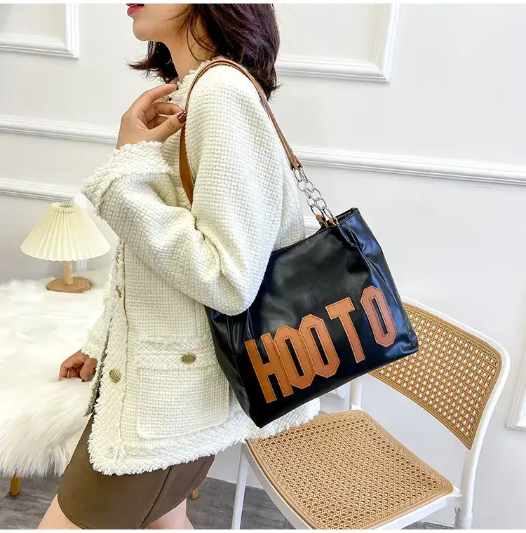 Women's Black Hooto Letter Tote Bag Shoulder Bag — feature 14