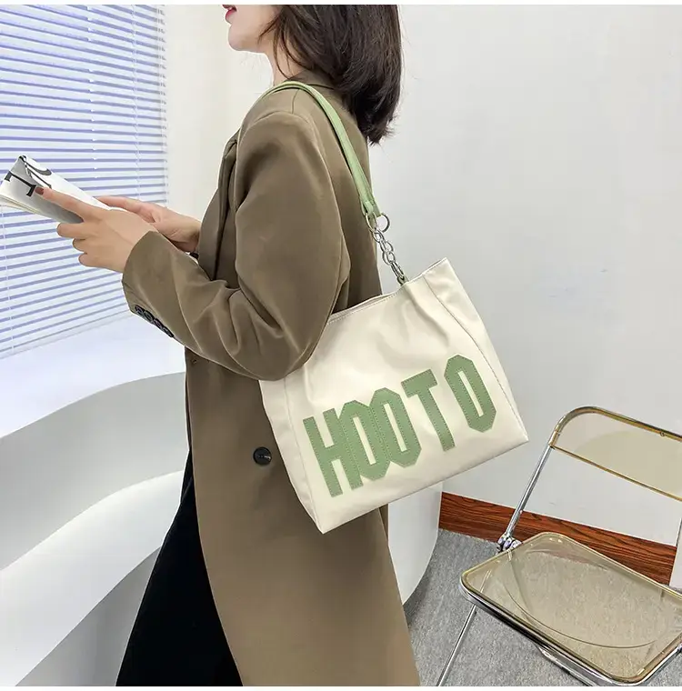 Women's Black Hooto Letter Tote Bag Shoulder Bag — feature 9