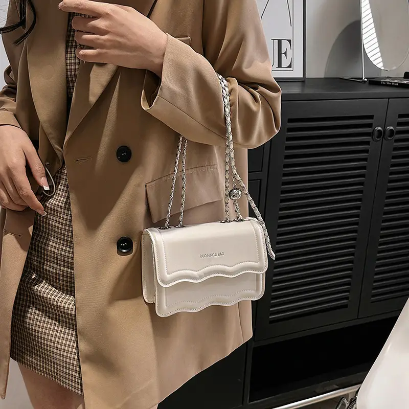 Pink Chain Shoulder Bag for Women 2023 - Image 8