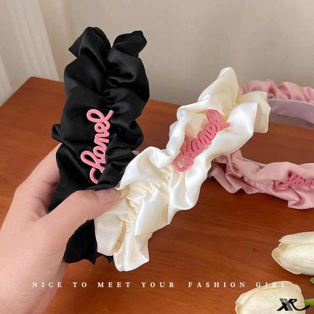 Cream High-Rise Skull Top Headband with Pink Embroidery - Image 6