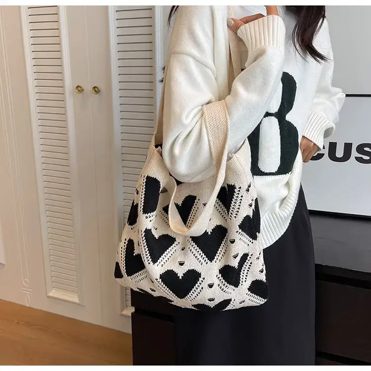 Women's Pink Heart Wool Knitted Shoulder Tote Bag — feature 21