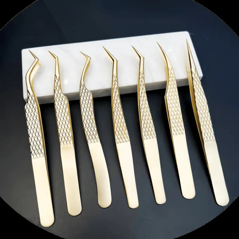 Gold Plated Eyelash Tweezers for Grafting False Eyelashes — feature 4