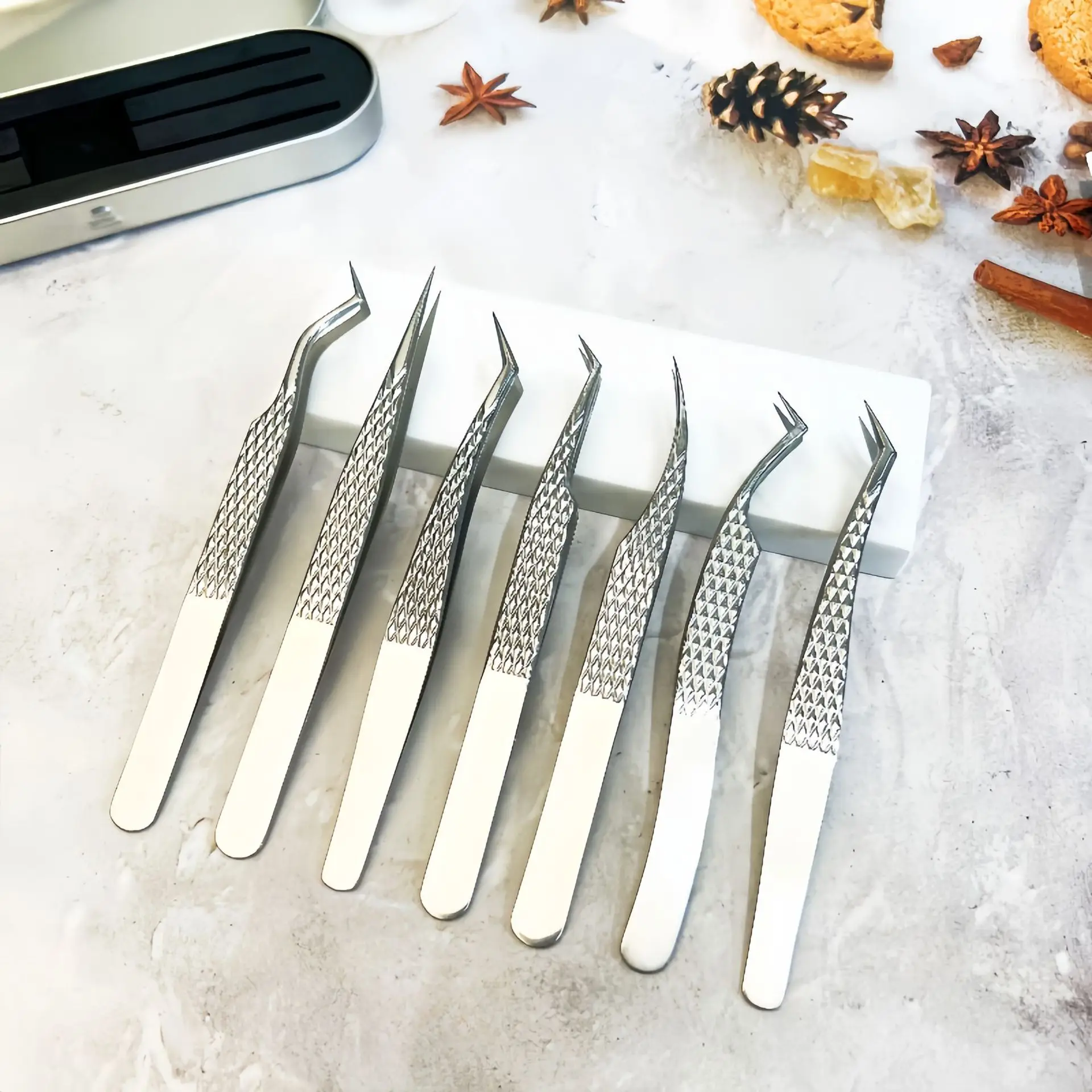 Gold Plated Eyelash Tweezers for Grafting False Eyelashes — feature 8