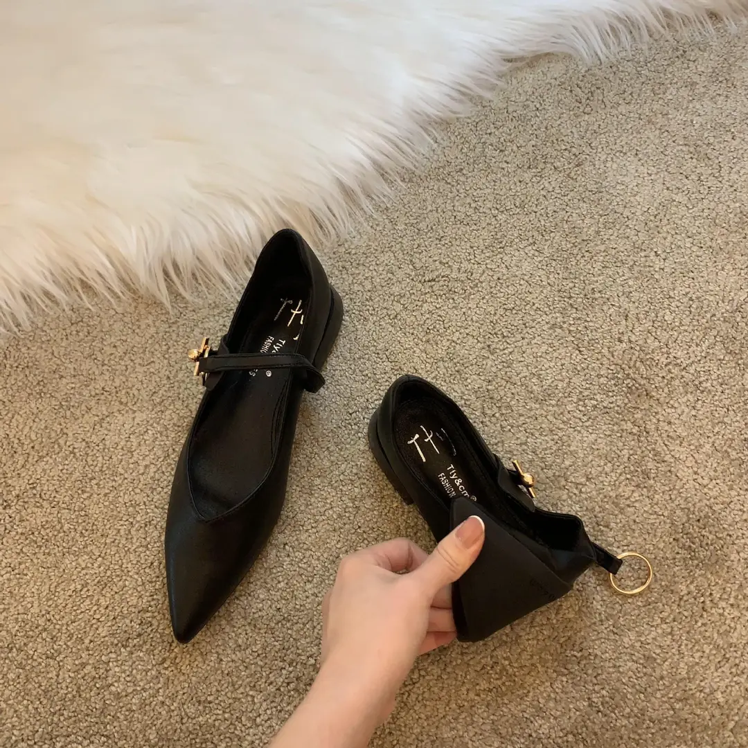Design sense niche low heel shoes French retro single shoes chunky heel buckle women's shoes — feature 13