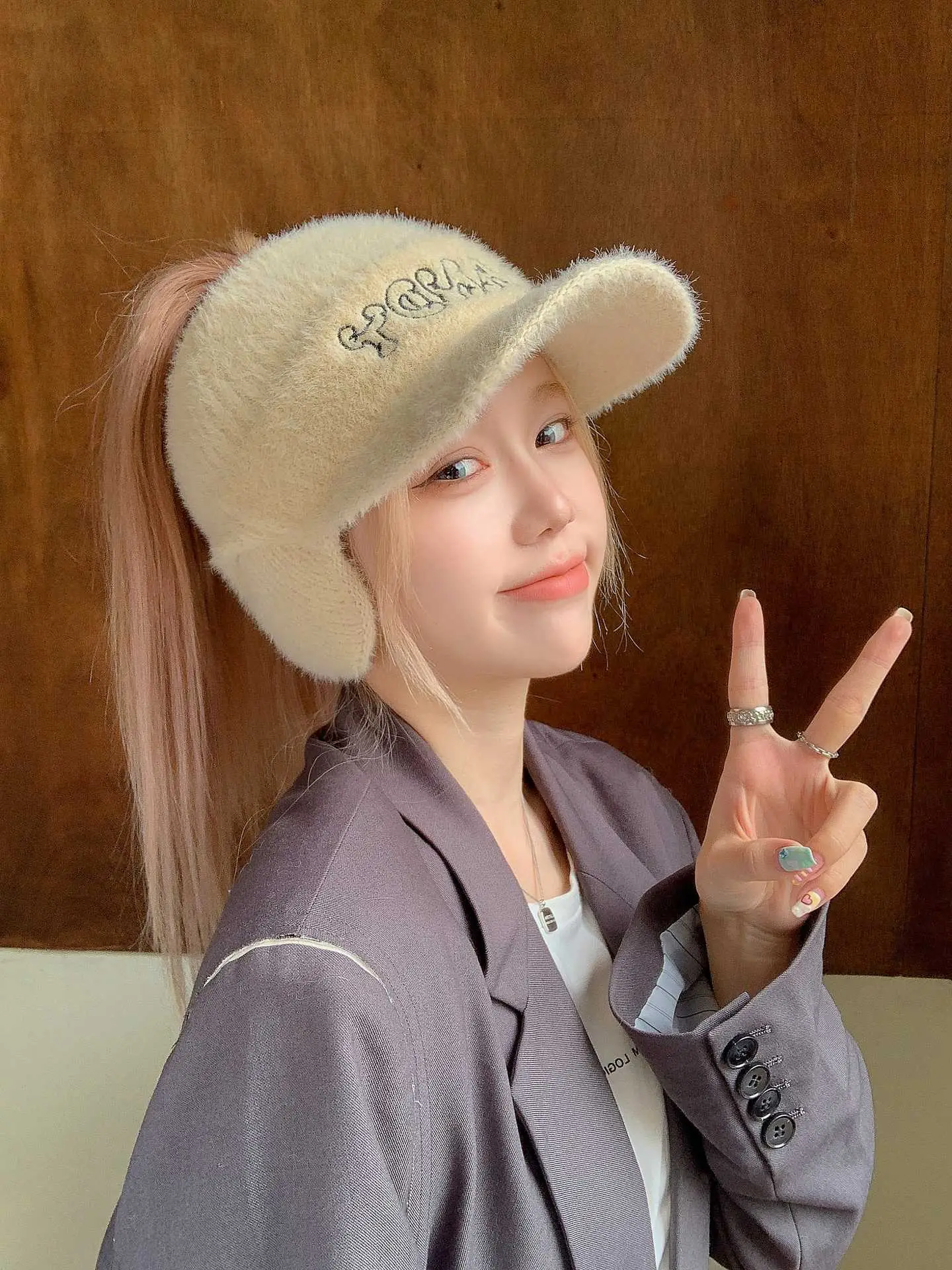 Women Warm Letter Hat Autumn Winter Casual Duck Cap — feature 1