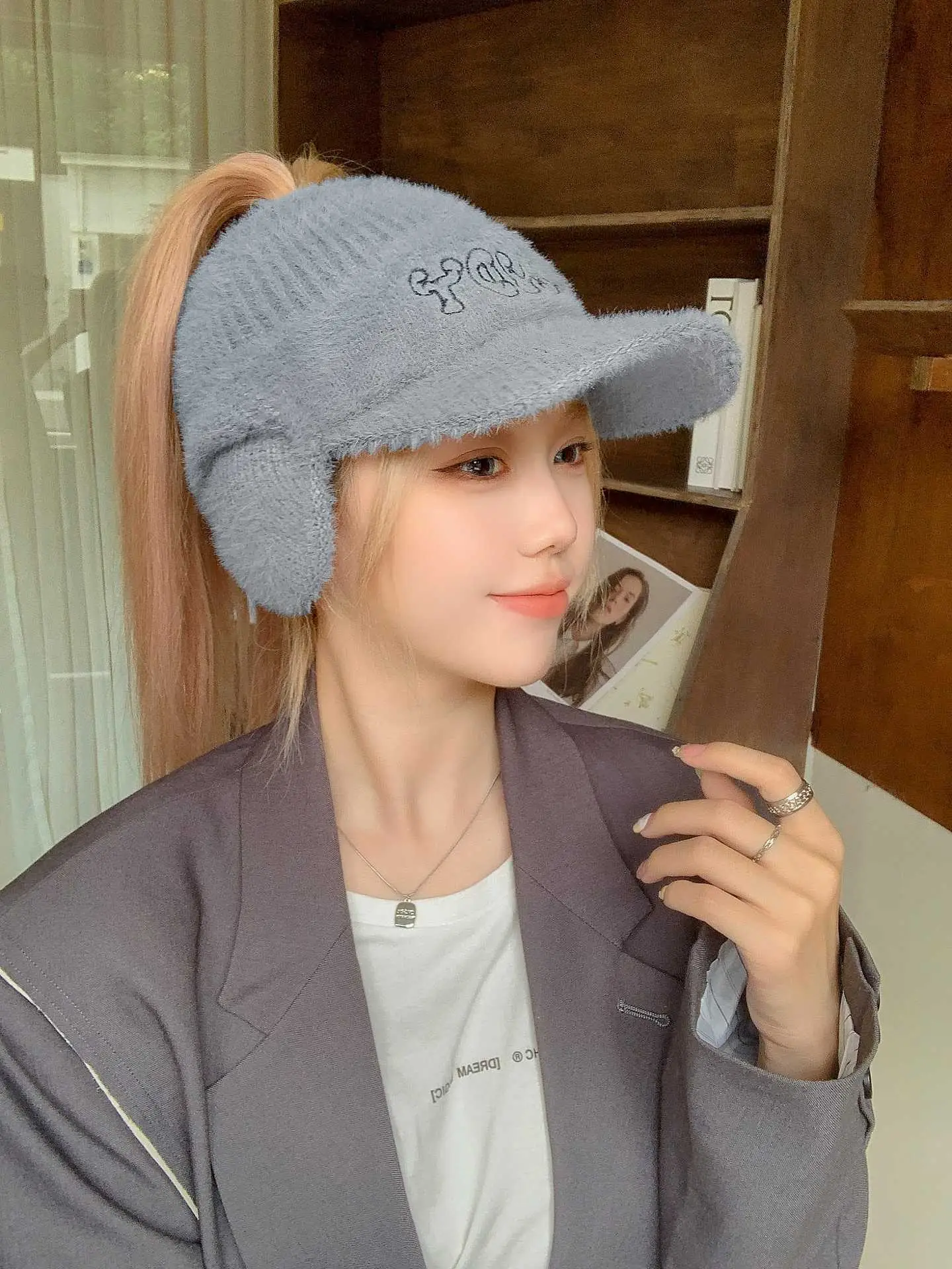 Women Warm Letter Hat Autumn Winter Casual Duck Cap — feature 3