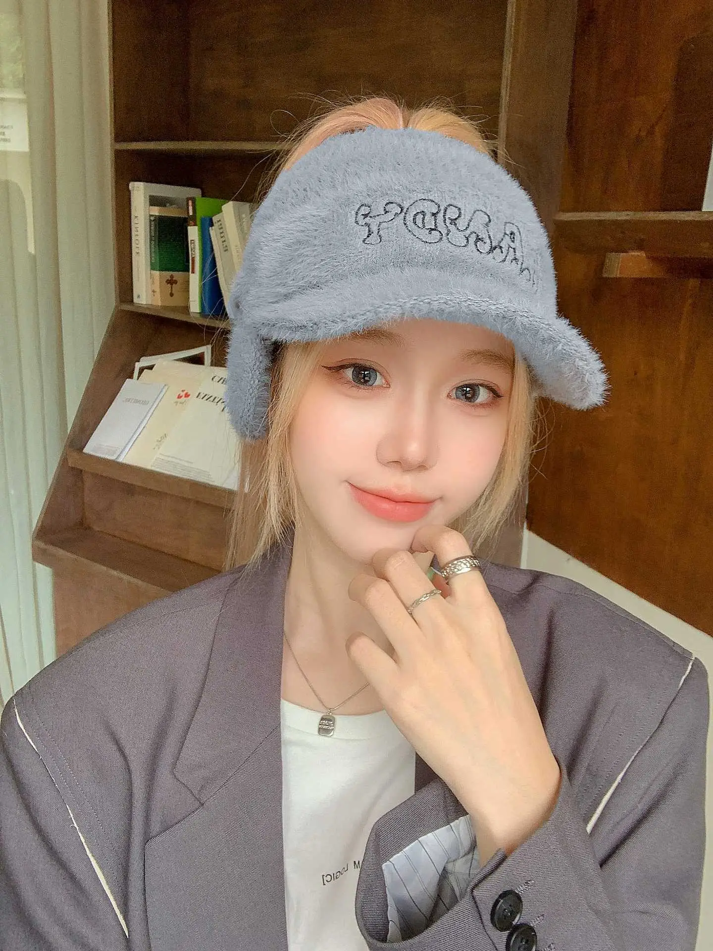Women Warm Letter Hat Autumn Winter Casual Duck Cap — feature 4