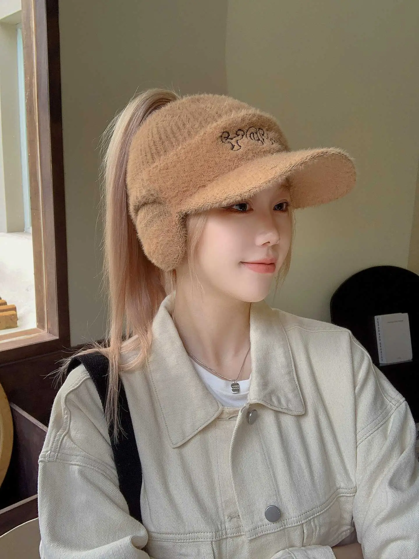 Women Warm Letter Hat Autumn Winter Casual Duck Cap — feature 5