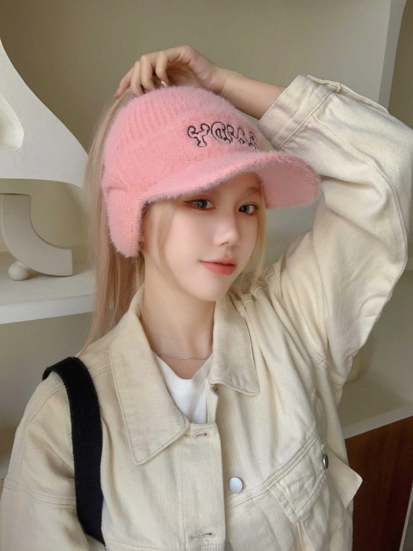 Women Warm Letter Hat Autumn Winter Casual Duck Cap — feature 8