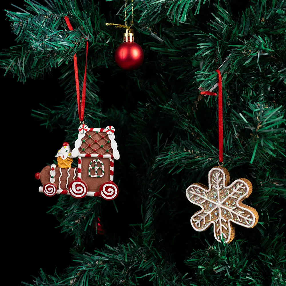 Reindeer Christmas Tree Pendant with Snowflake Design — feature 10