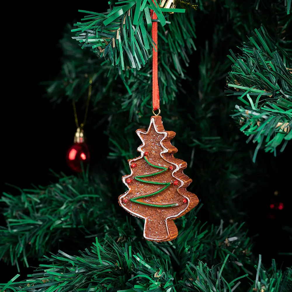 Reindeer Christmas Tree Pendant with Snowflake Design — feature 12