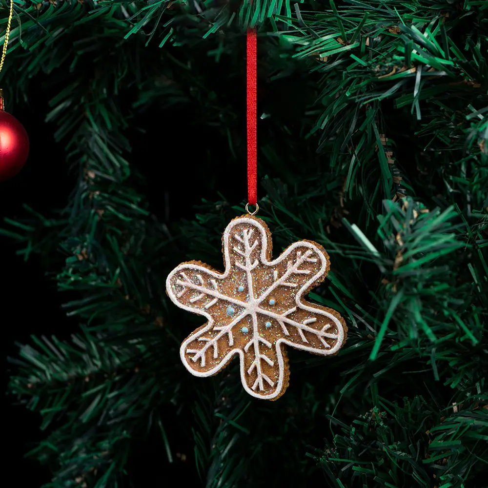 Reindeer Christmas Tree Pendant with Snowflake Design — feature 19