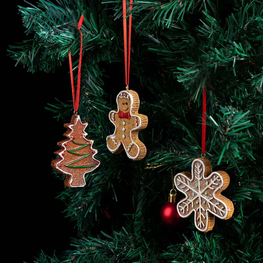 Reindeer Christmas Tree Pendant with Snowflake Design — feature 9