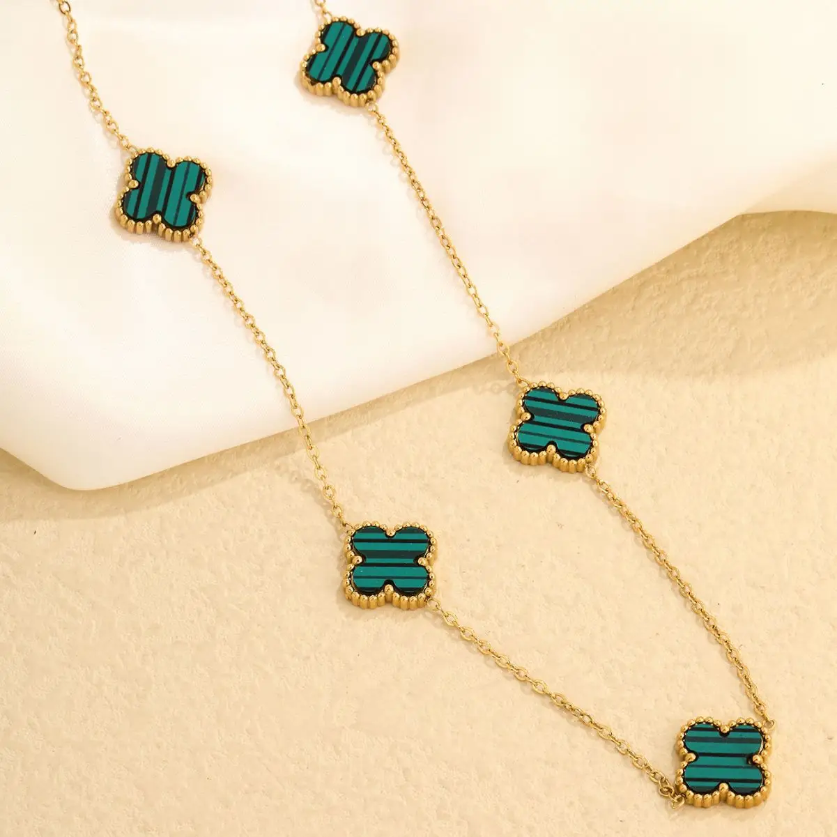 Women's Clover Necklace Crossbody Jewelry Set - Image 7