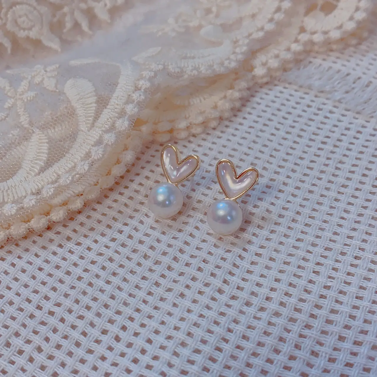 Fritillaria Love White Butterfly Pearl Earrings - Image 3