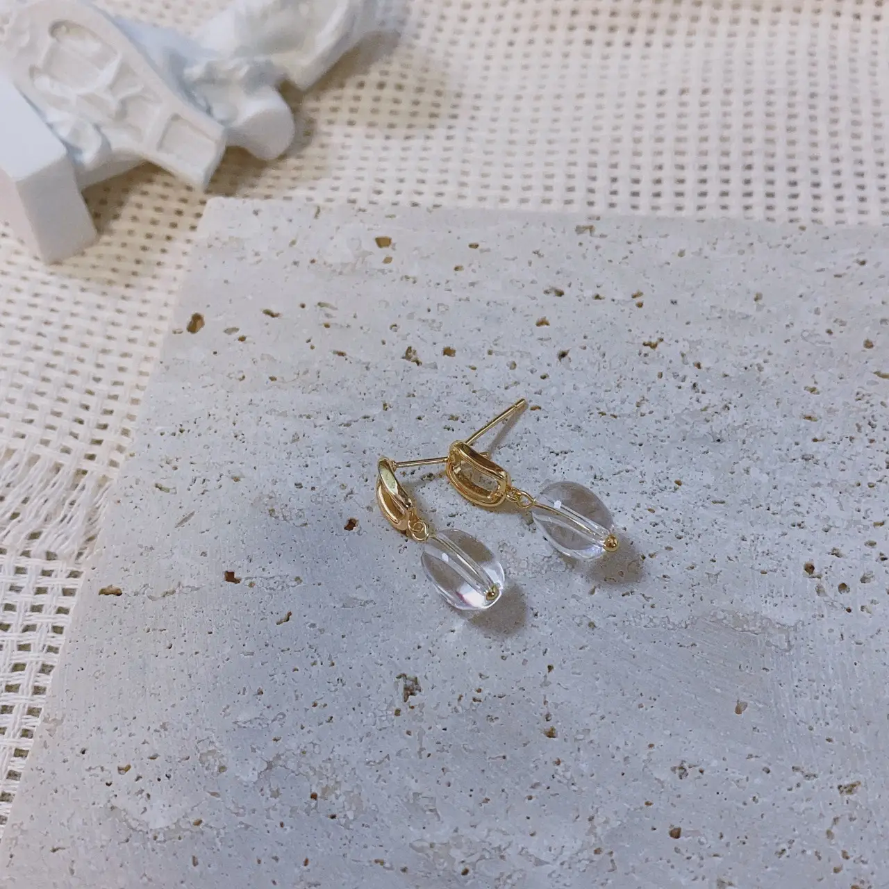 White Crystal 3D Earrings 14k Gold Fashion Trend