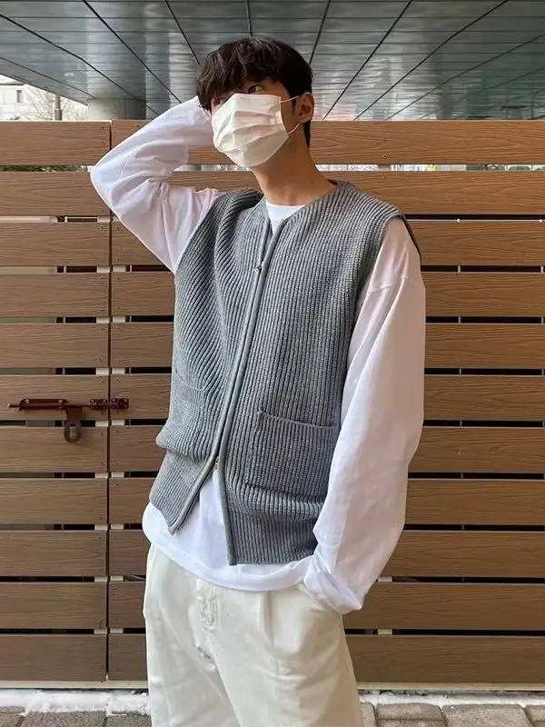 Men's Black Solid Cotton Crewneck Sweater Vest