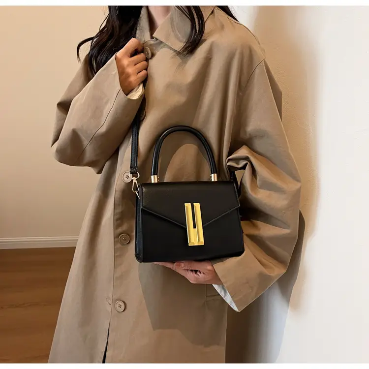 Pink Leather Shoulder Bag with Gold Clasp — feature 17