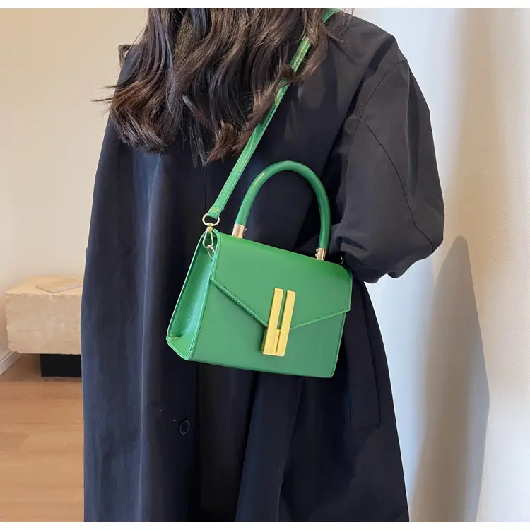 Pink Leather Shoulder Bag with Gold Clasp — feature 20