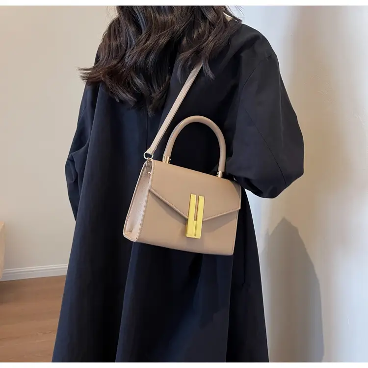 Pink Leather Shoulder Bag with Gold Clasp — feature 21