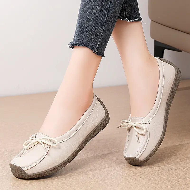 Spring and Autumn Shallow Leather Loafers, Korean Style Large Size Women's Casual Flat Shoes, Slip-On Non-Slip Mom Shoes - Image 6