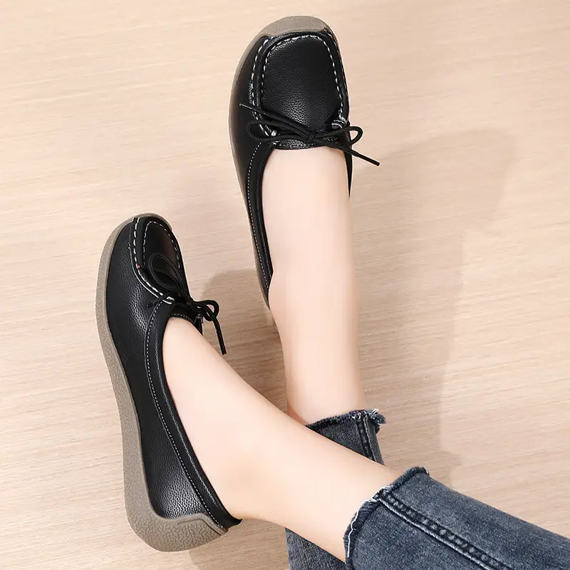 Spring and Autumn Shallow Leather Loafers, Korean Style Large Size Women's Casual Flat Shoes, Slip-On Non-Slip Mom Shoes - Image 7