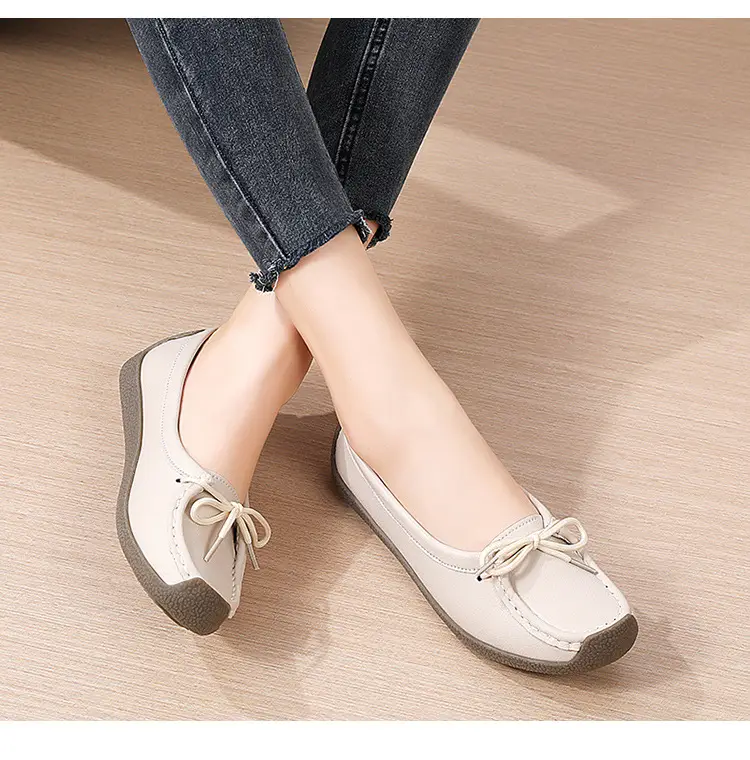 Spring and Autumn Shallow Leather Loafers, Korean Style Large Size Women's Casual Flat Shoes, Slip-On Non-Slip Mom Shoes — feature 14