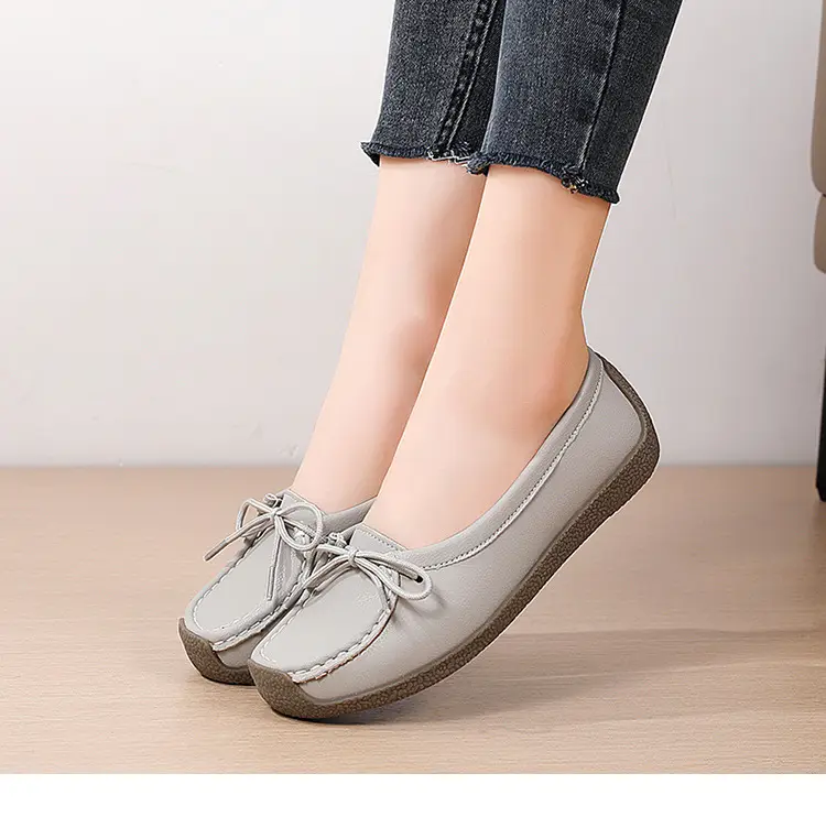 Spring and Autumn Shallow Leather Loafers, Korean Style Large Size Women's Casual Flat Shoes, Slip-On Non-Slip Mom Shoes — feature 18