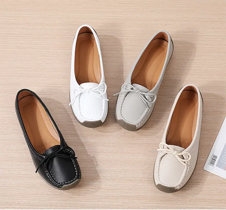 Spring and Autumn Shallow Leather Loafers, Korean Style Large Size Women's Casual Flat Shoes, Slip-On Non-Slip Mom Shoes — feature 28