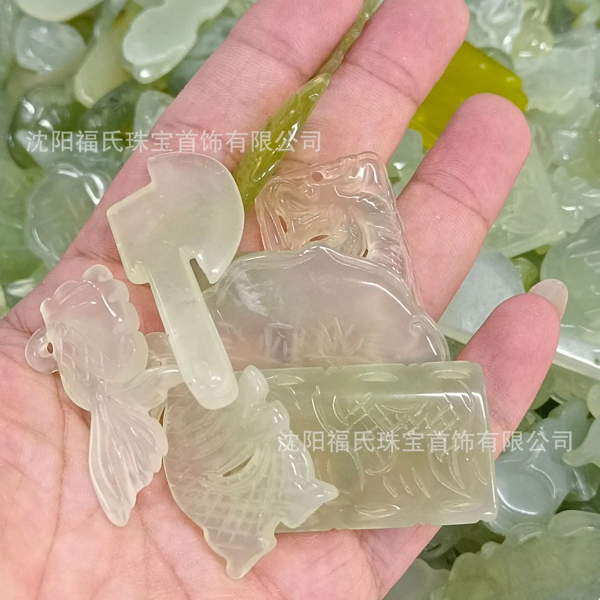 Natural Jade Pendants Ice Through Mixed Batch Low Price — feature 10