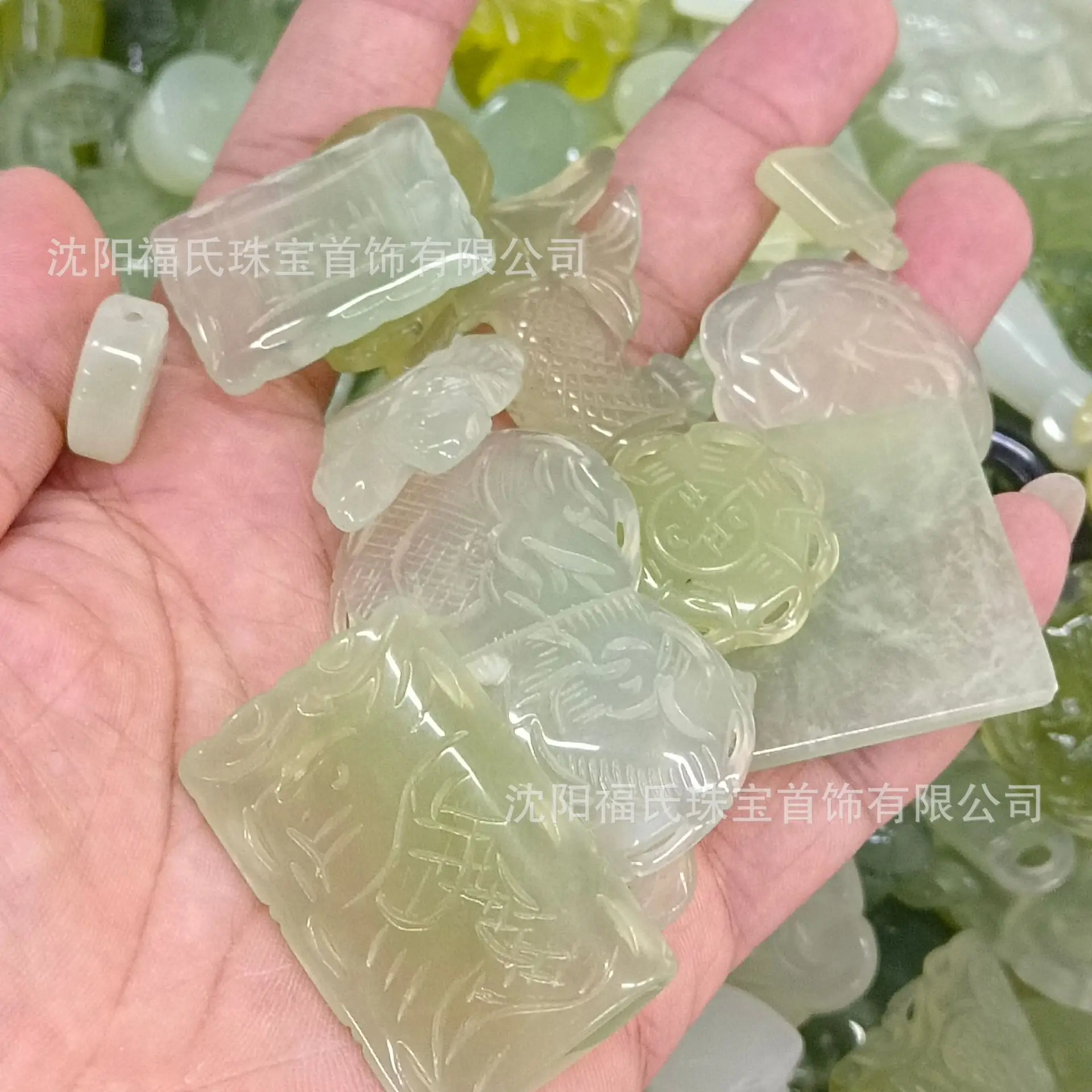 Natural Jade Pendants Ice Through Mixed Batch Low Price — feature 3