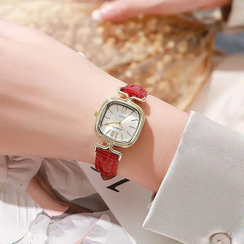 Elegant Women's Watch with Thin Strap & Small Dial — feature 4